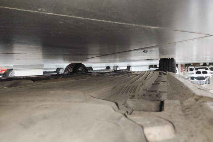 Used Mercedes-Benz C-Class 2022 Restyled C 200 L Sport Edition Right Side Sill