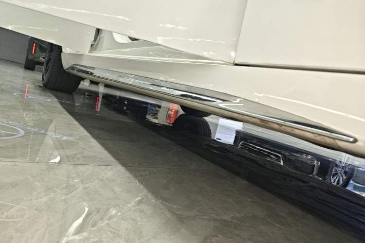 Used Mercedes-Benz C-Class 2022 Revised C 260 L Starry Night Sport Edition Right Side Sill