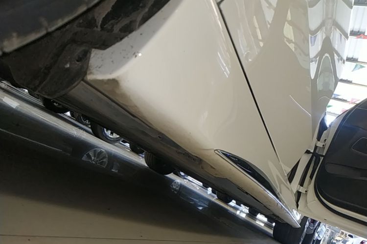 Used Mercedes-Benz C-Class 2022 Restyled C 260 L Sport Edition Right Side Sill