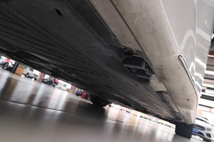 Used Mercedes-Benz C-Class 2022 C 260 L Sport Edition Right Side Sill