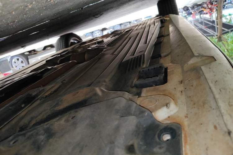 Used Mercedes-Benz C-Class 2022 C 200 L Sport Edition Right Side Sill