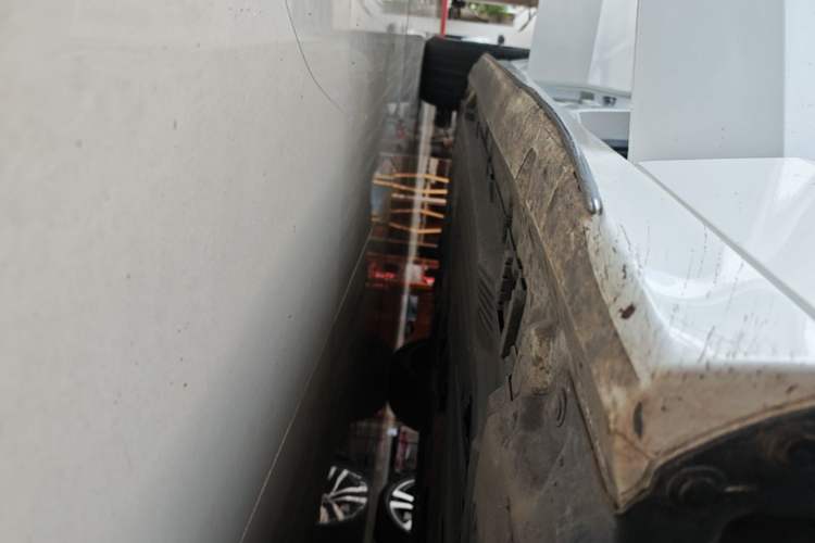 Used Mercedes-Benz C-Class 2022 Restyled C 260 L Sport Edition Right Side Sill