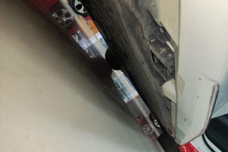 Used Mercedes-Benz C-Class 2022 C 200 L Sport Edition Right Side Sill