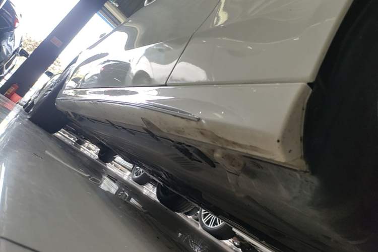 Used Mercedes-Benz C-Class 2022 Restyled C 200 L Sport Edition Right Side Sill
