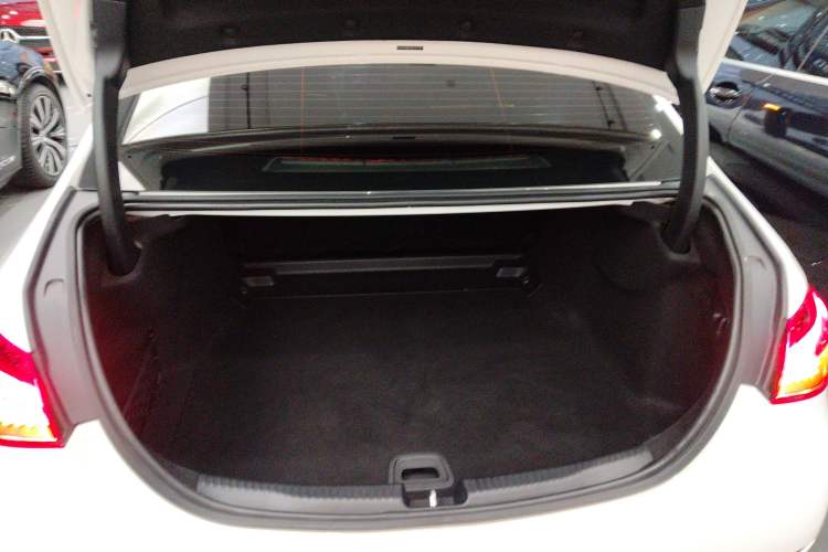 Used Mercedes-Benz C-Class 2022 C 200 L Sport Edition Trunk