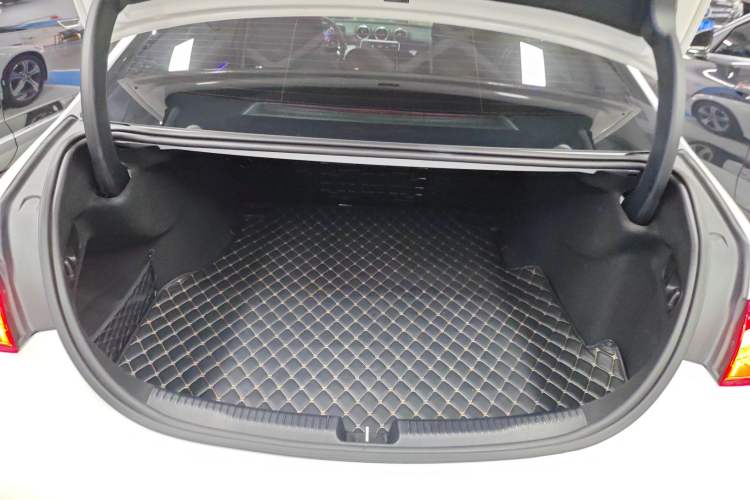 Used Mercedes-Benz C-Class 2022 C 200 L Sport Edition Trunk