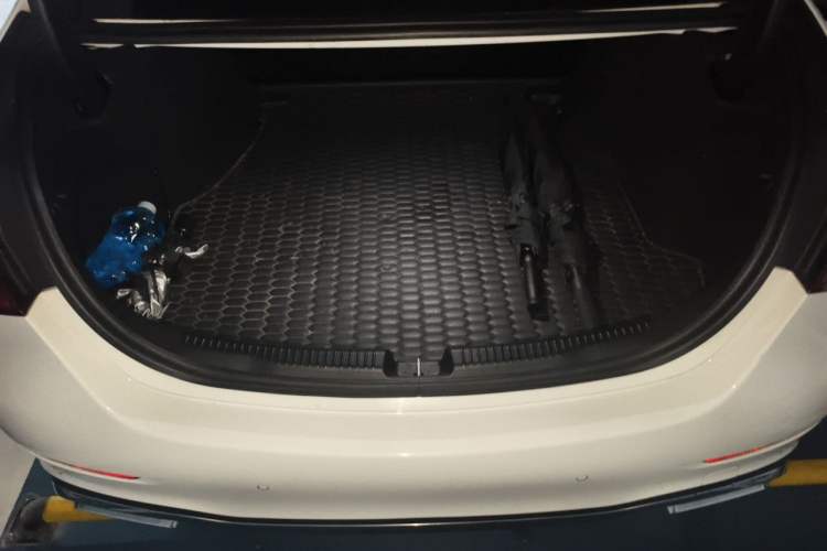 Used Mercedes-Benz C-Class 2022 Restyled C 260 L Sport Edition Trunk