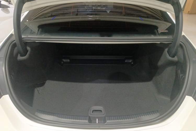 Used Mercedes-Benz C-Class 2022 Restyled C 200 L Sport Edition Trunk