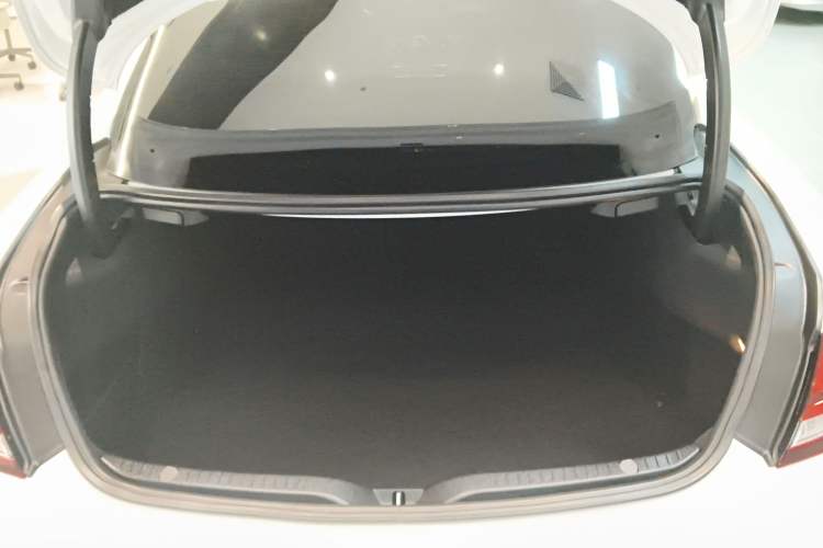 Used Mercedes-Benz C-Class 2022 Refreshed C 260 Coupe Trunk