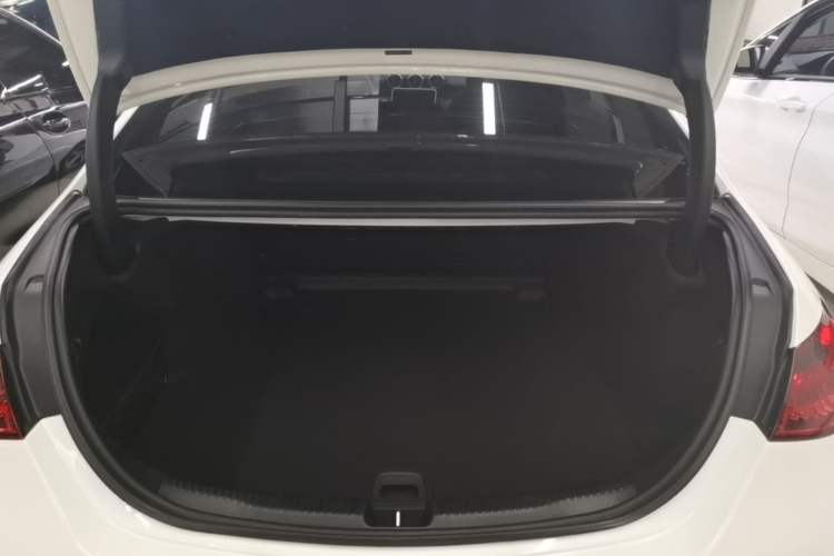 Used Mercedes-Benz C-Class 2022 Restyled C 200 L Sport Edition Trunk