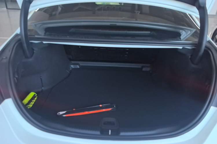 Used Mercedes-Benz C-Class 2022 Restyled C 200 L Sport Edition Trunk