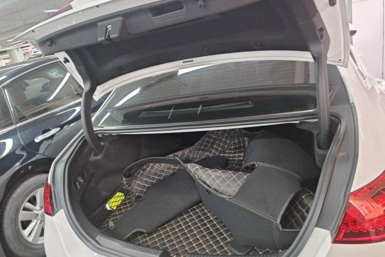 Used Mercedes-Benz C-Class 2022 C 200 L Sport Edition Trunk