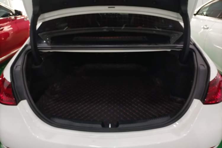 Used Mercedes-Benz C-Class 2022 Restyled C 260 L Sport Edition Trunk