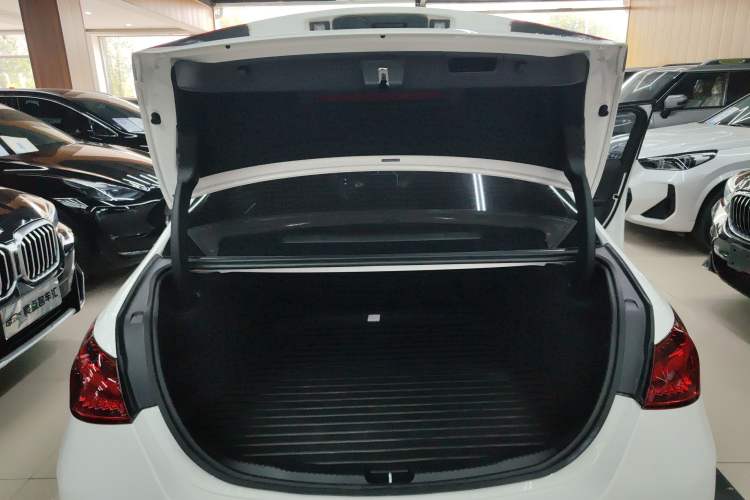 Used Mercedes-Benz C-Class 2022 C 200 L Sport Edition Trunk