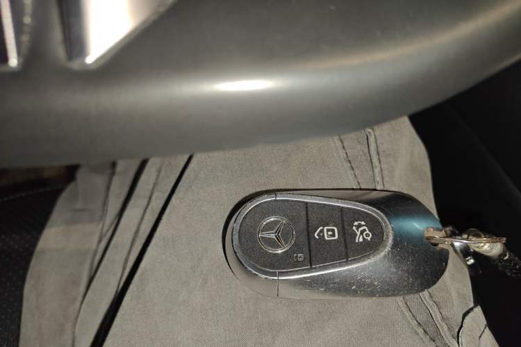 Used Mercedes-Benz C-Class 2022 Restyled C 200 L Sport Edition Vehicle Key