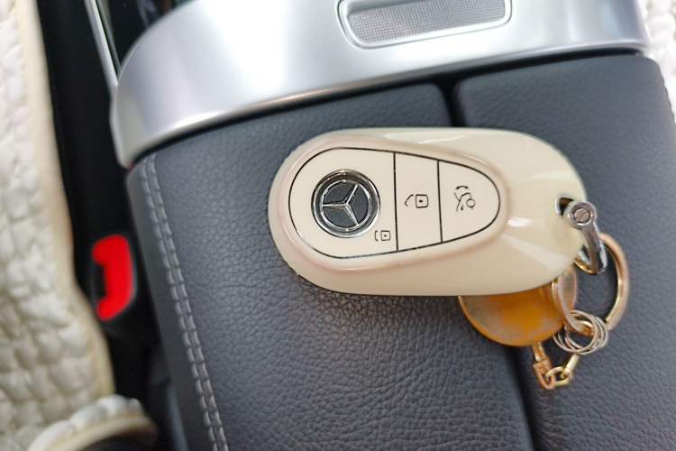 Used Mercedes-Benz C-Class 2022 Restyled C 260 L Sport Edition Vehicle Key