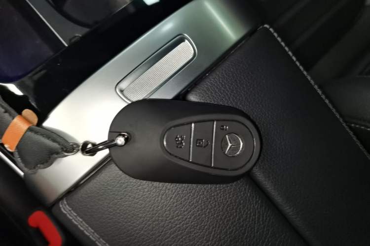 Used Mercedes-Benz C-Class 2022 Restyled C 200 L Sport Edition Vehicle Key