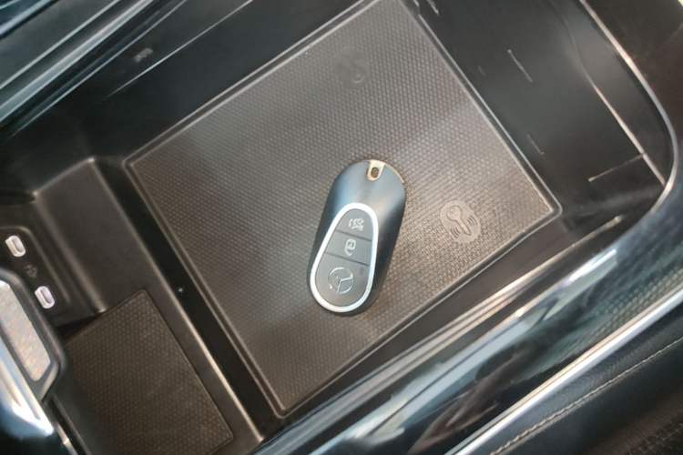 Used Mercedes-Benz C-Class 2022 Restyled C 260 L Sport Edition Vehicle Key