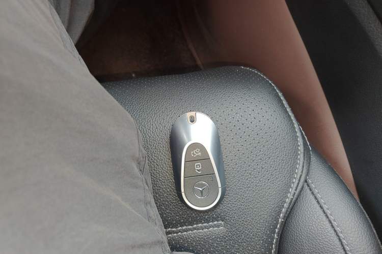 Used Mercedes-Benz C-Class 2022 Restyled C 260 L Sport Edition Vehicle Key