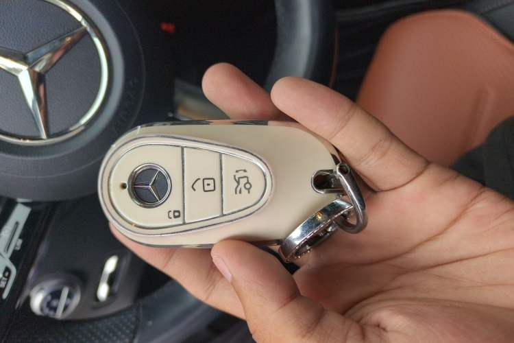 Used Mercedes-Benz C-Class 2022 Restyled C 200 L Sport Edition Vehicle Key