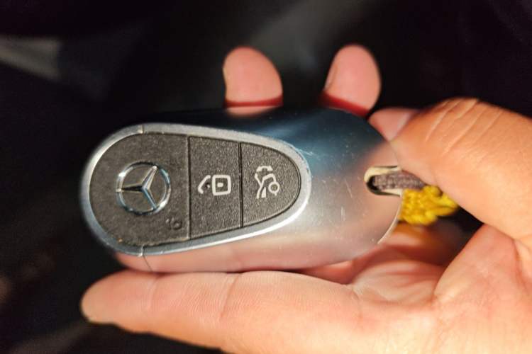 Used Mercedes-Benz C-Class 2022 Restyled C 260 L Sport Edition Vehicle Key