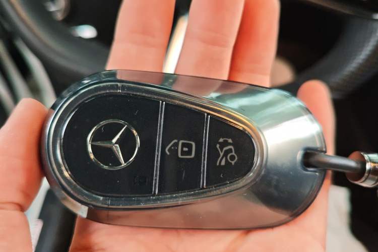 Used Mercedes-Benz C-Class 2022 C 260 L Sport Edition Vehicle Key