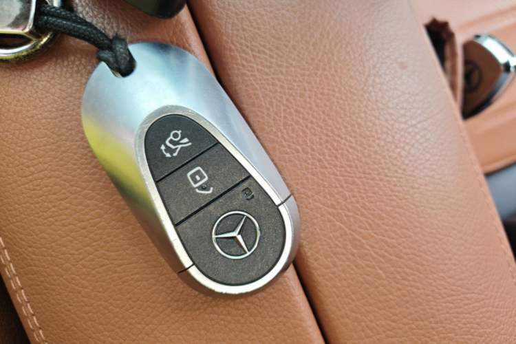 Used Mercedes-Benz C-Class 2022 Restyled C 200 L Sport Edition Vehicle Key