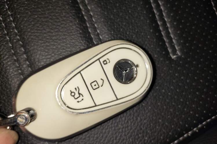 Used Mercedes-Benz C-Class 2022 Restyled C 260 L Sport Edition Vehicle Key
