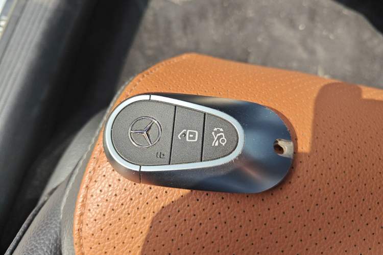 Used Mercedes-Benz C-Class 2022 Restyled C 260 L Sport Edition Vehicle Key