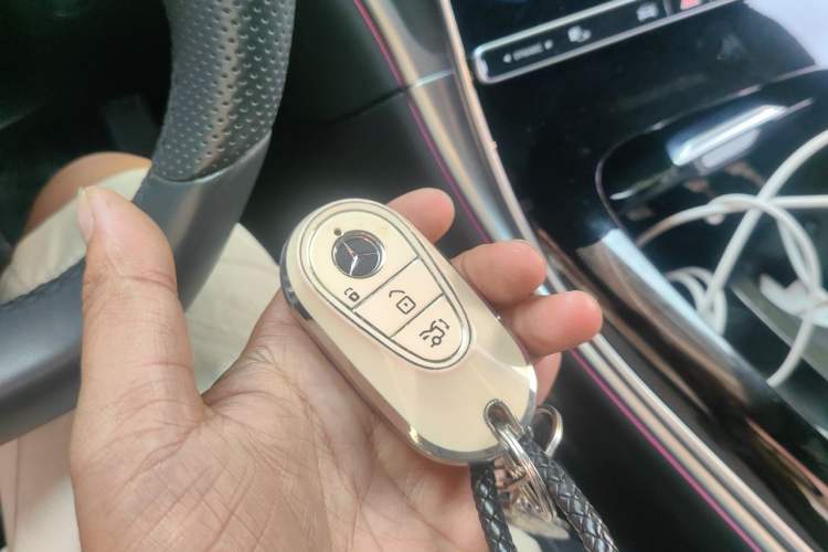Used Mercedes-Benz C-Class 2022 Restyled C 260 L Sport Edition Vehicle Key