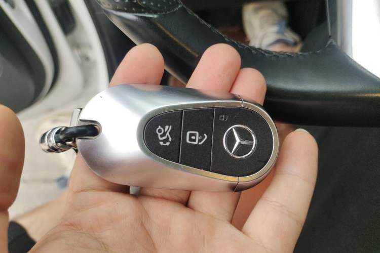 Used Mercedes-Benz C-Class 2022 Restyled C 200 L Sport Edition Vehicle Key