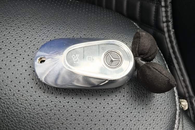 Used Mercedes-Benz C-Class 2022 Restyled C 260 L Sport Edition Vehicle Key