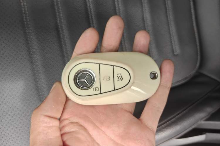 Used Mercedes-Benz C-Class 2022 Restyled C 260 L Sport Edition Vehicle Key
