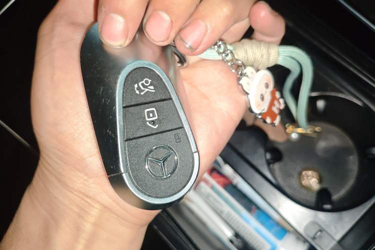 Used Mercedes-Benz C-Class 2022 Restyled C 260 L Sport Edition Vehicle Key
