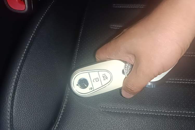 Used Mercedes-Benz C-Class 2022 C 260 L Sport Edition Vehicle Key