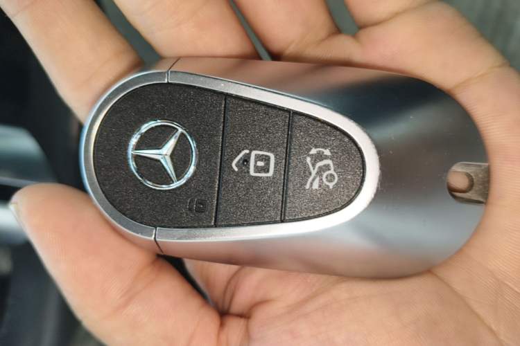 Used Mercedes-Benz C-Class 2022 Restyled C 260 L Sport Edition Vehicle Key