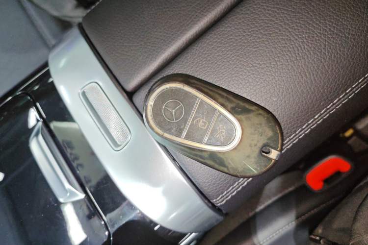 Used Mercedes-Benz C-Class 2022 C 200 L Sport Edition Vehicle Key