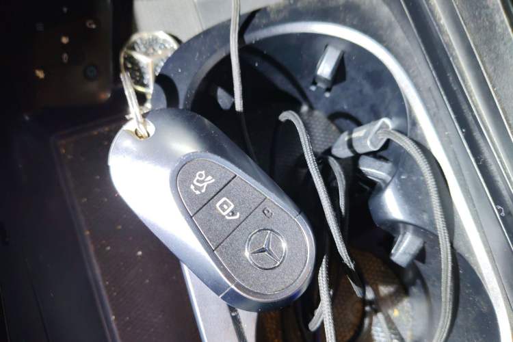 Used Mercedes-Benz C-Class 2022 Restyled C 260 L Sport Edition Vehicle Key