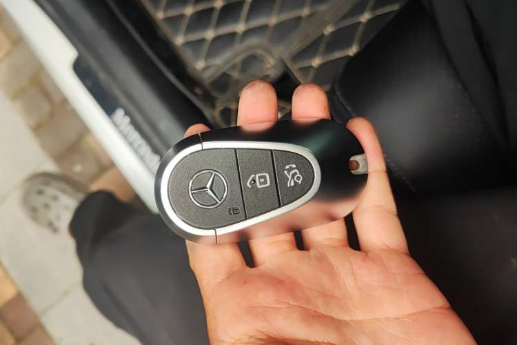 Used Mercedes-Benz C-Class 2022 Restyled C 260 L Sport Edition Vehicle Key