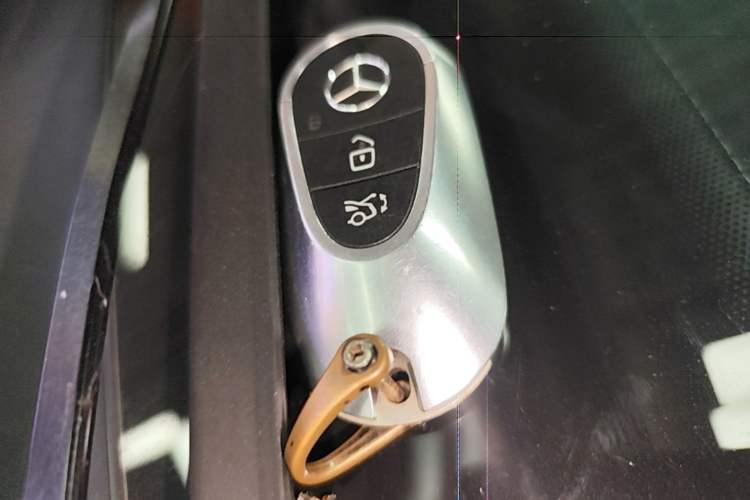 Used Mercedes-Benz C-Class 2022 Restyled C 260 L Sport Edition Vehicle Key