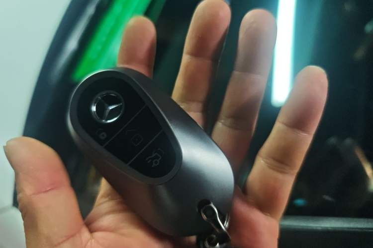 Used Mercedes-Benz C-Class 2022 Restyled C 200 L Sport Edition Vehicle Key