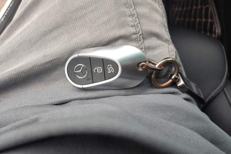Used Mercedes-Benz C-Class 2022 Restyled C 260 L Sport Edition Vehicle Key