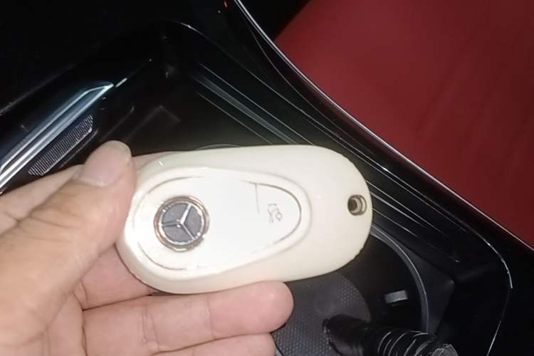 Used Mercedes-Benz C-Class 2022 Restyled C 260 L Sport Edition Vehicle Key