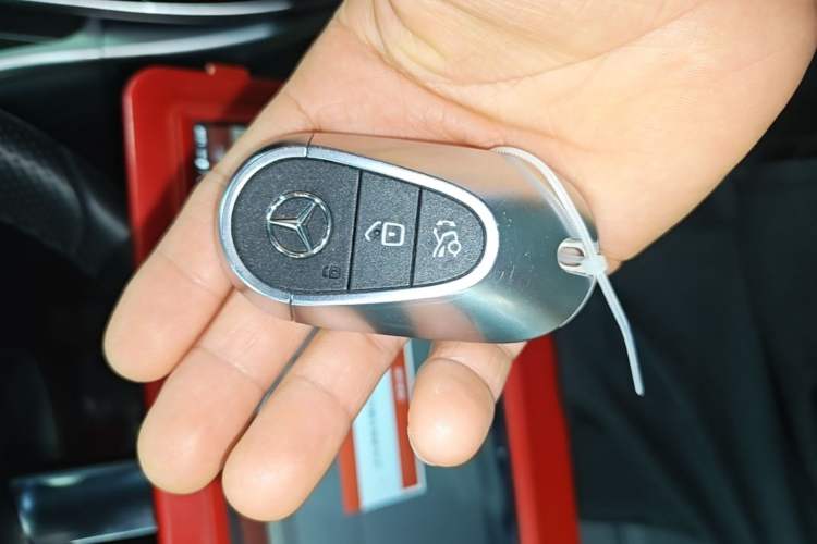 Used Mercedes-Benz C-Class 2022 C 200 L Sport Edition Vehicle Key