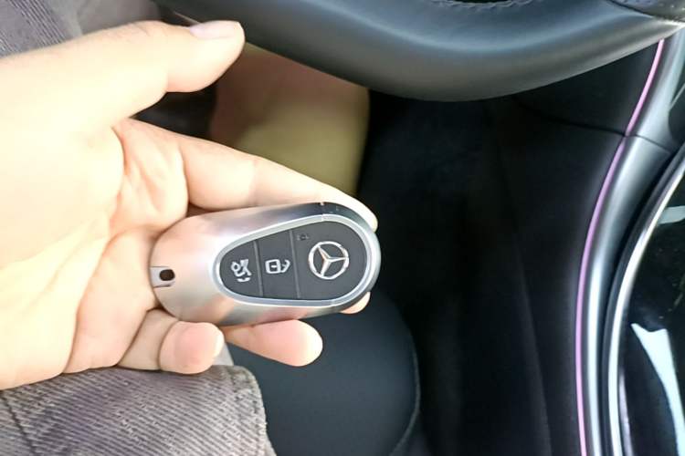 Used Mercedes-Benz C-Class 2022 Restyled C 260 L Sport Edition Vehicle Key