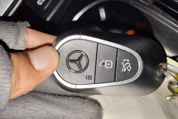 Used Mercedes-Benz C-Class 2022 Restyled C 260 L Sport Edition Vehicle Key