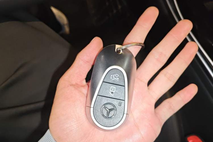 Used Mercedes-Benz C-Class 2022 Restyled C 200 L Sport Edition Vehicle Key