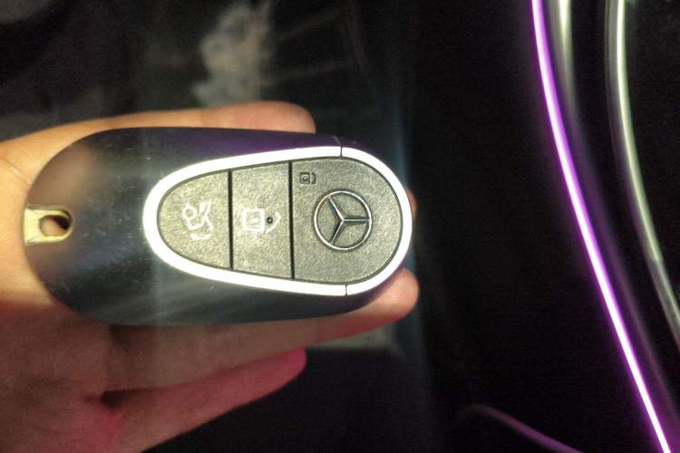 Used Mercedes-Benz C-Class 2022 Restyled C 260 L Sport Edition Vehicle Key