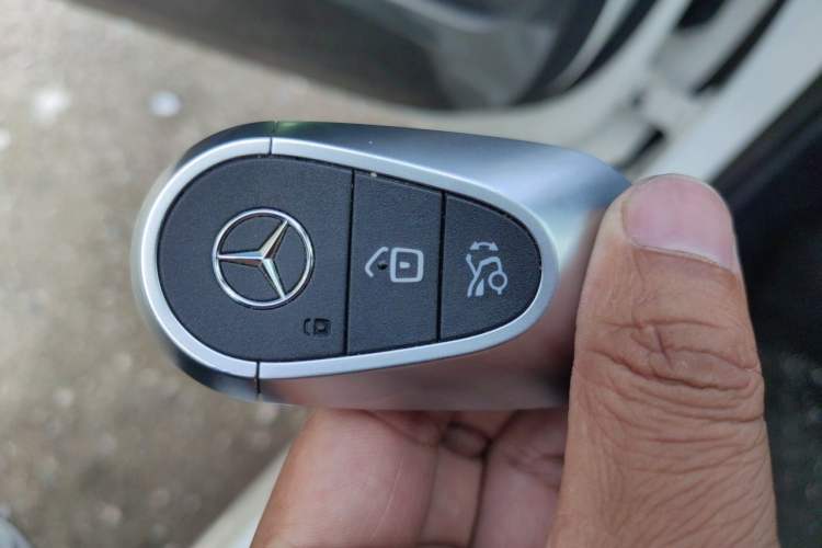 Used Mercedes-Benz C-Class 2022 C 200 L Sport Edition Vehicle Key
