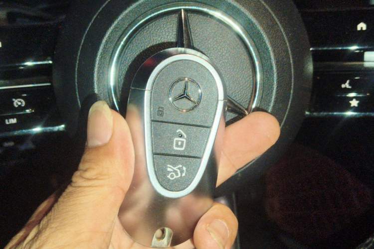 Used Mercedes-Benz C-Class 2022 C 200 L Sport Edition Vehicle Key